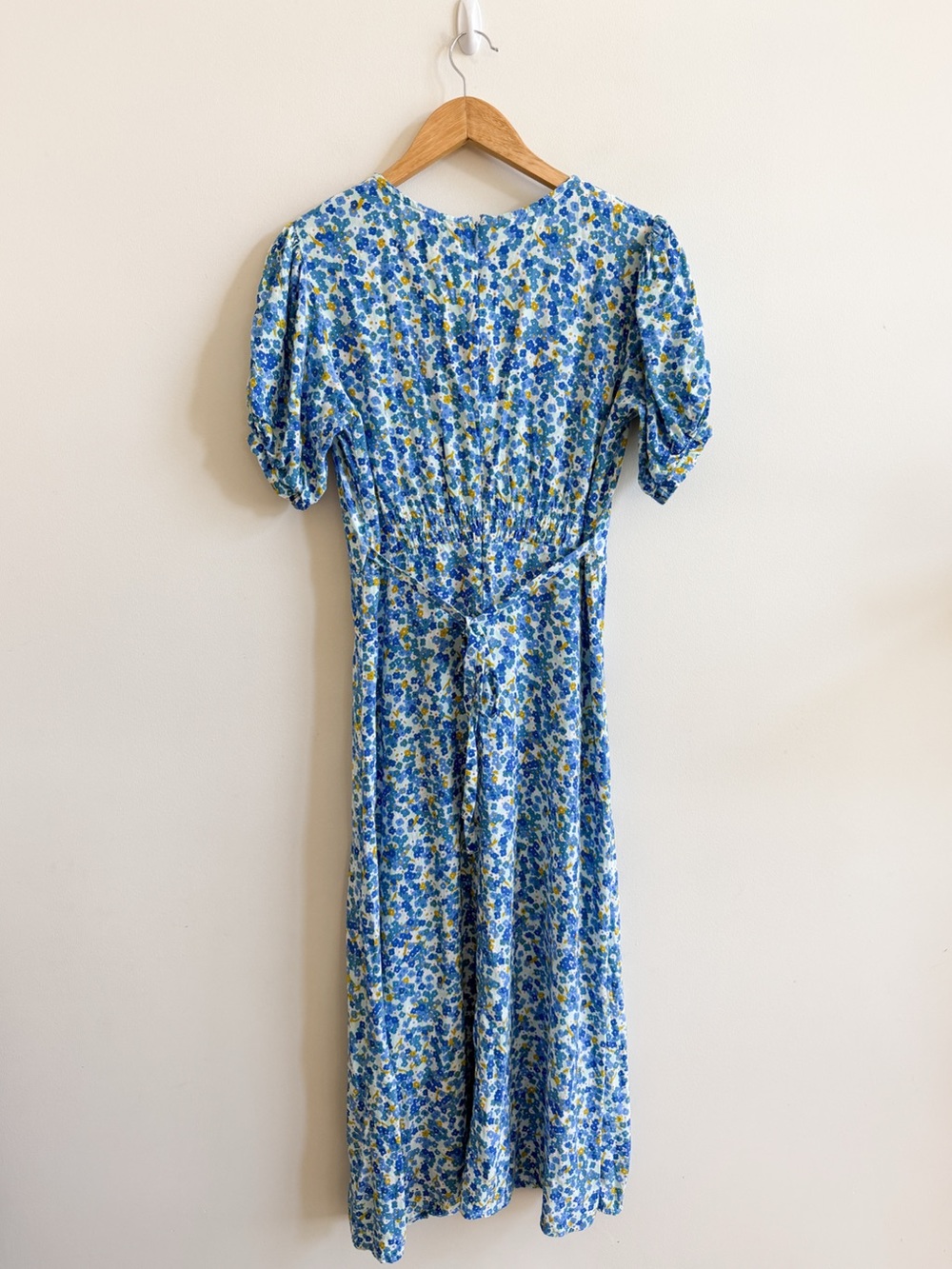 FAITHFULL THE BRAND • Bellavista Midi Dress in Lou Floral Print Blue - Picture 10 of 16
